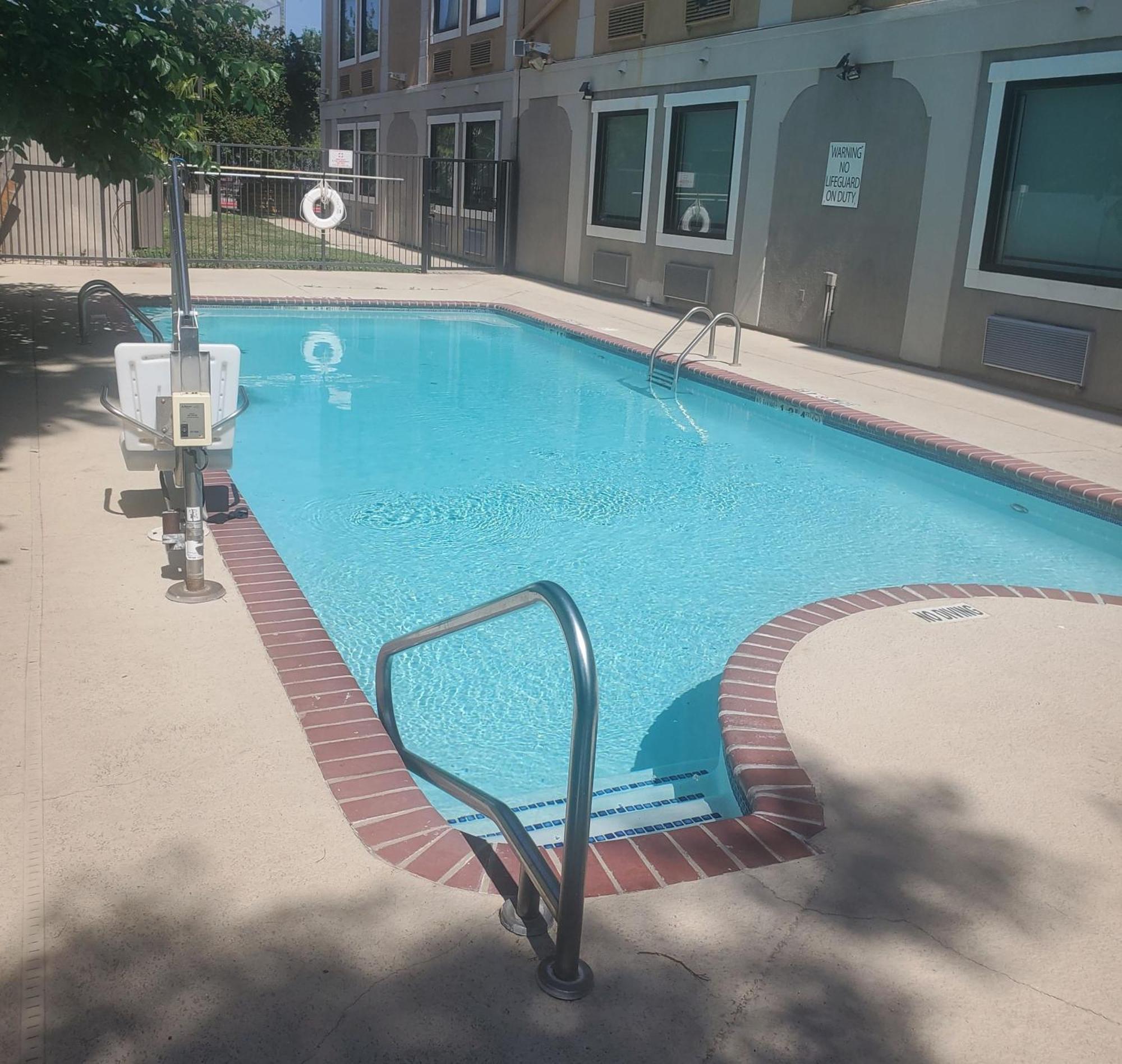 Holiday Inn Express & Suites San Antonio - Downtown Market Area By Ihg מראה חיצוני תמונה