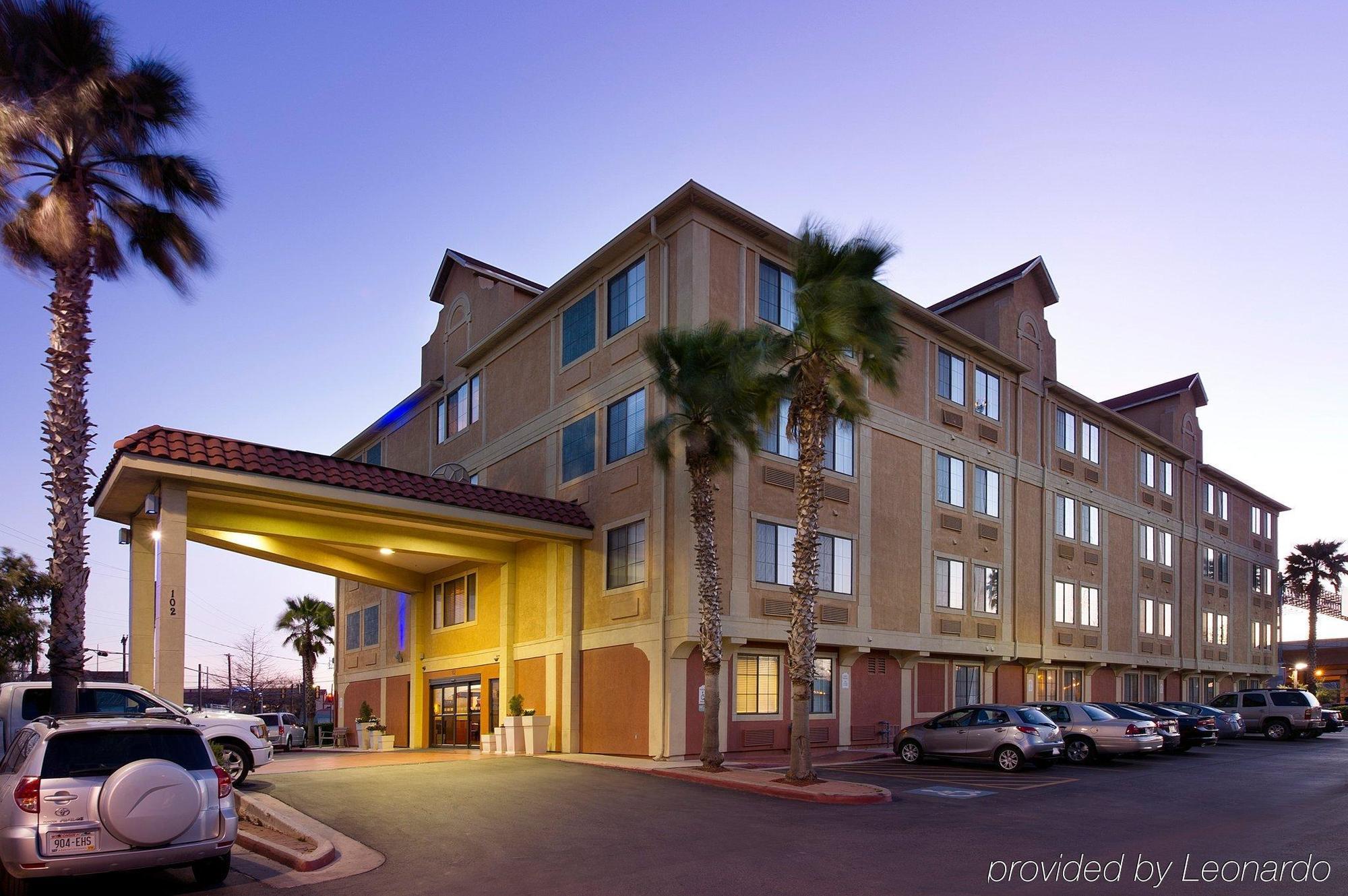 Holiday Inn Express & Suites San Antonio - Downtown Market Area By Ihg מראה חיצוני תמונה