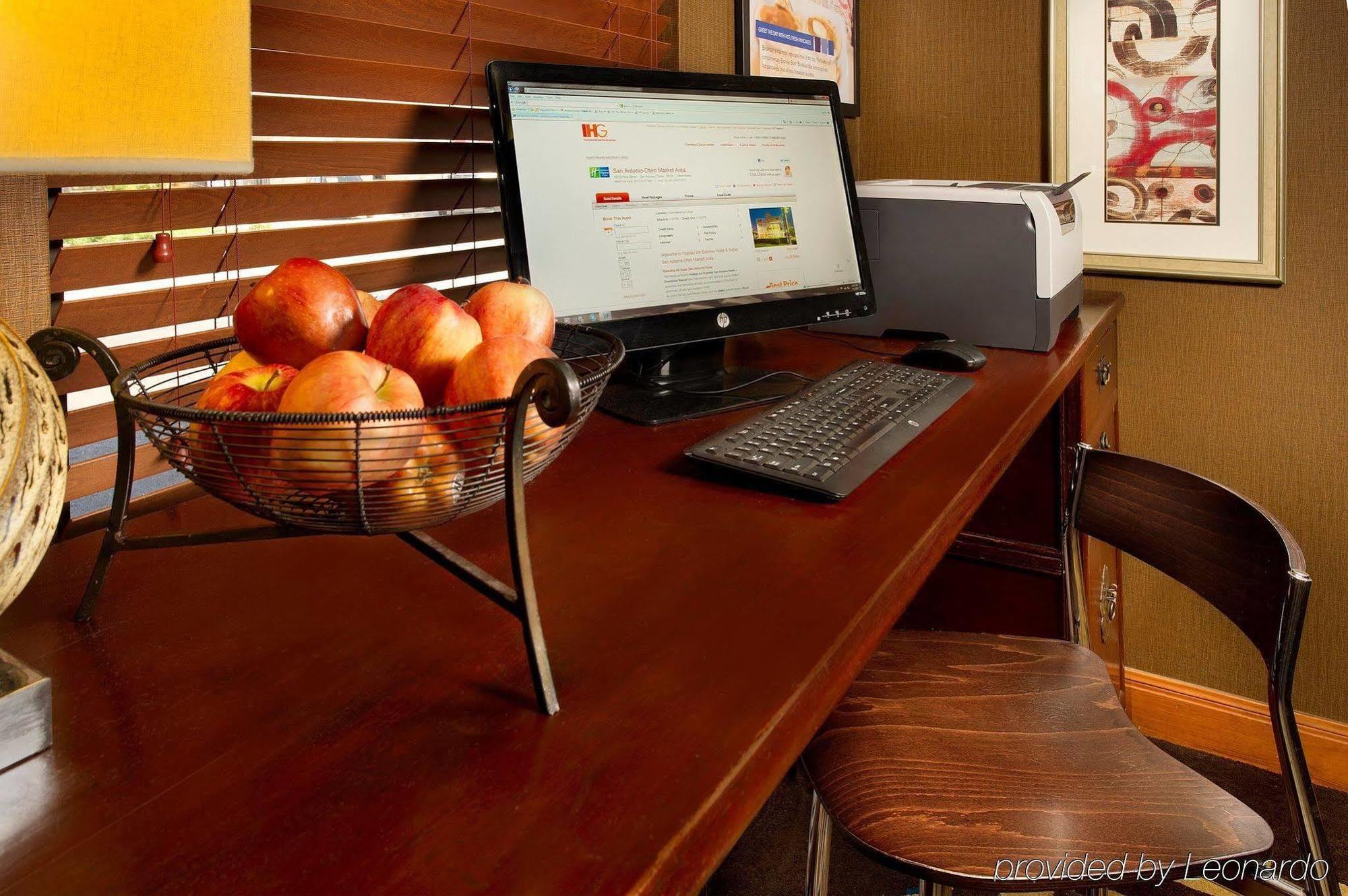 Holiday Inn Express & Suites San Antonio - Downtown Market Area By Ihg מראה חיצוני תמונה